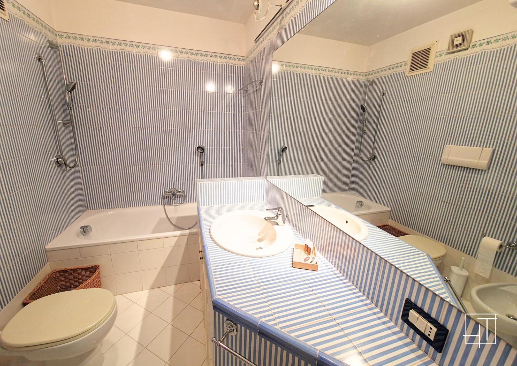 Ht - Loft Al Castello Di Miramare Con Vista Lejlighed Grignano  Eksteriør billede